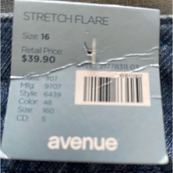 NWT Flare stretch faded light wash jeans by Avenue modern fit size 16
C - Picture 9 of 12